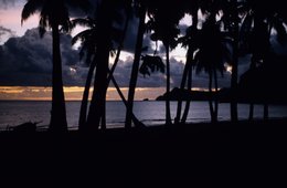 Bay;-Clouds;-Coconut-palm;-Comoros-Archipelago;-Dusk;-France;-Indian-Ocean;-Kaleidos;-Kaleidos-images;-La-parole-à-limage;-Laurent-Abad;-Mayotte;-Seascape;-Silhouette;-Stories-Pictures